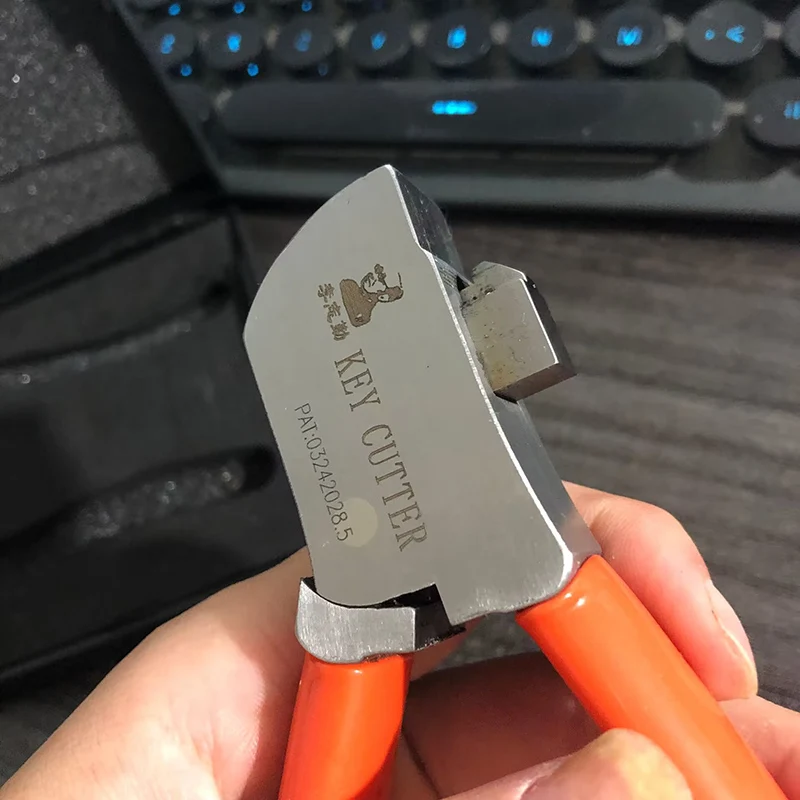 High Quality Locksmith Lishi Key Cutter For Key Blanks Cutting Locksmith Tool key clamp Auto Key Cutting Machine Locksmith Tool - Image 5